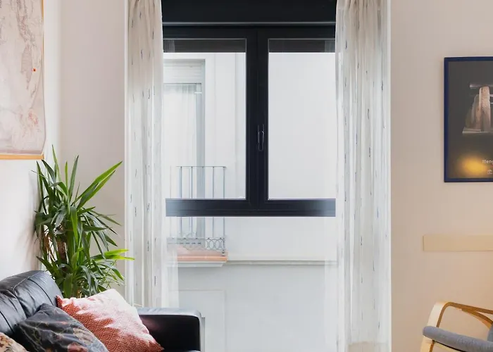 C12 Old Town - Pool & Parking Apartment